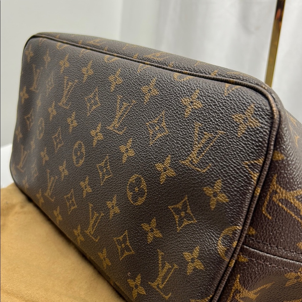 Louis Vuitton Monogram Brown Tan Tote with Leather Trim - Picture 5 of 17